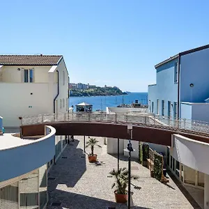 Marina Salivoli Aparthotel